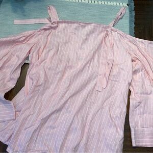 New size small woman’s pink off the shoulder top